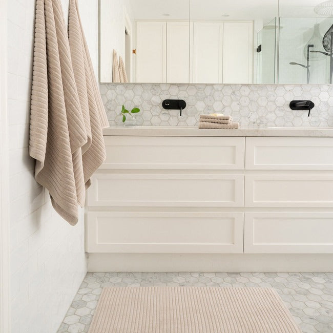 Alessia Cotton Bamboo Rib Hand Towel - Latte