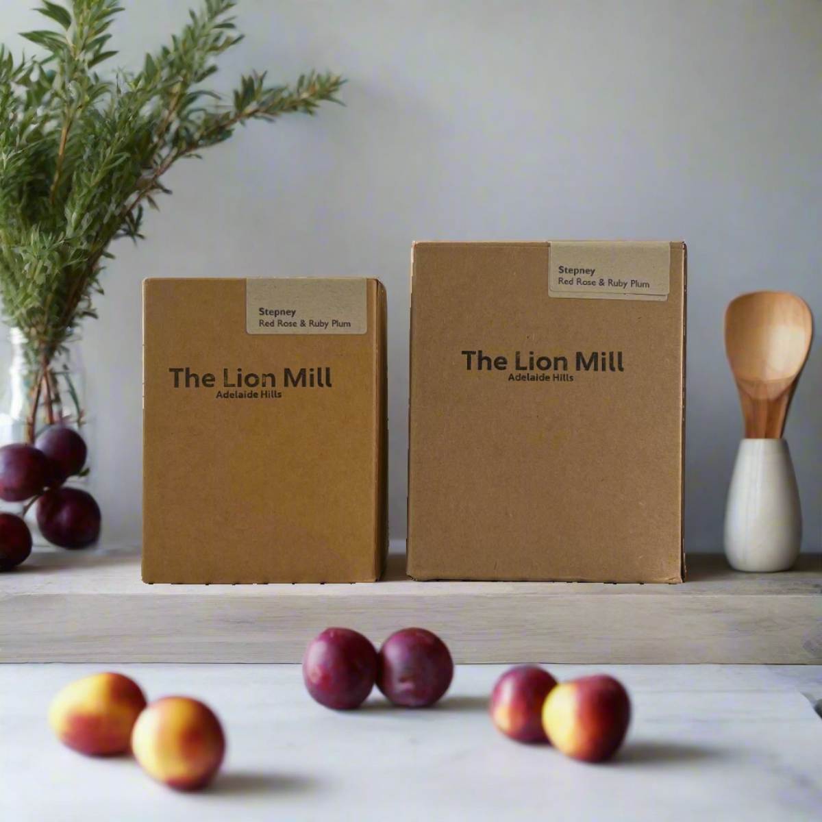 Stepney Candle - Red Rose and Ruby Plum