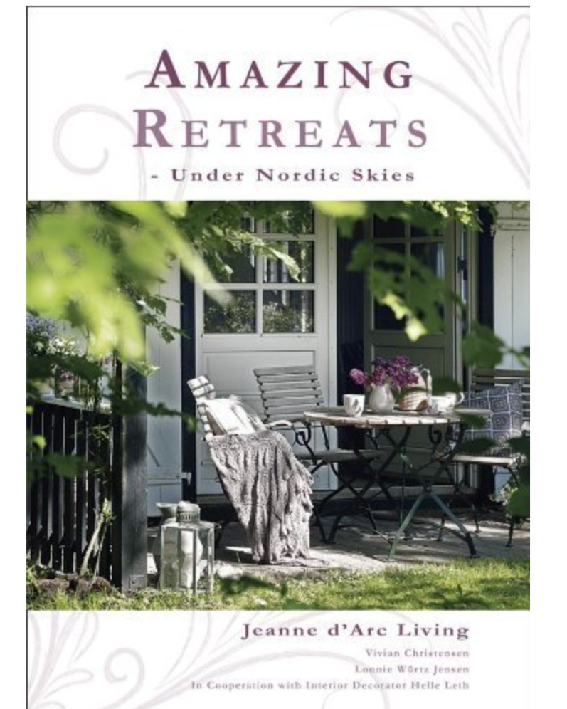 Book - Amazing Retreats (Under Nordic Skies)