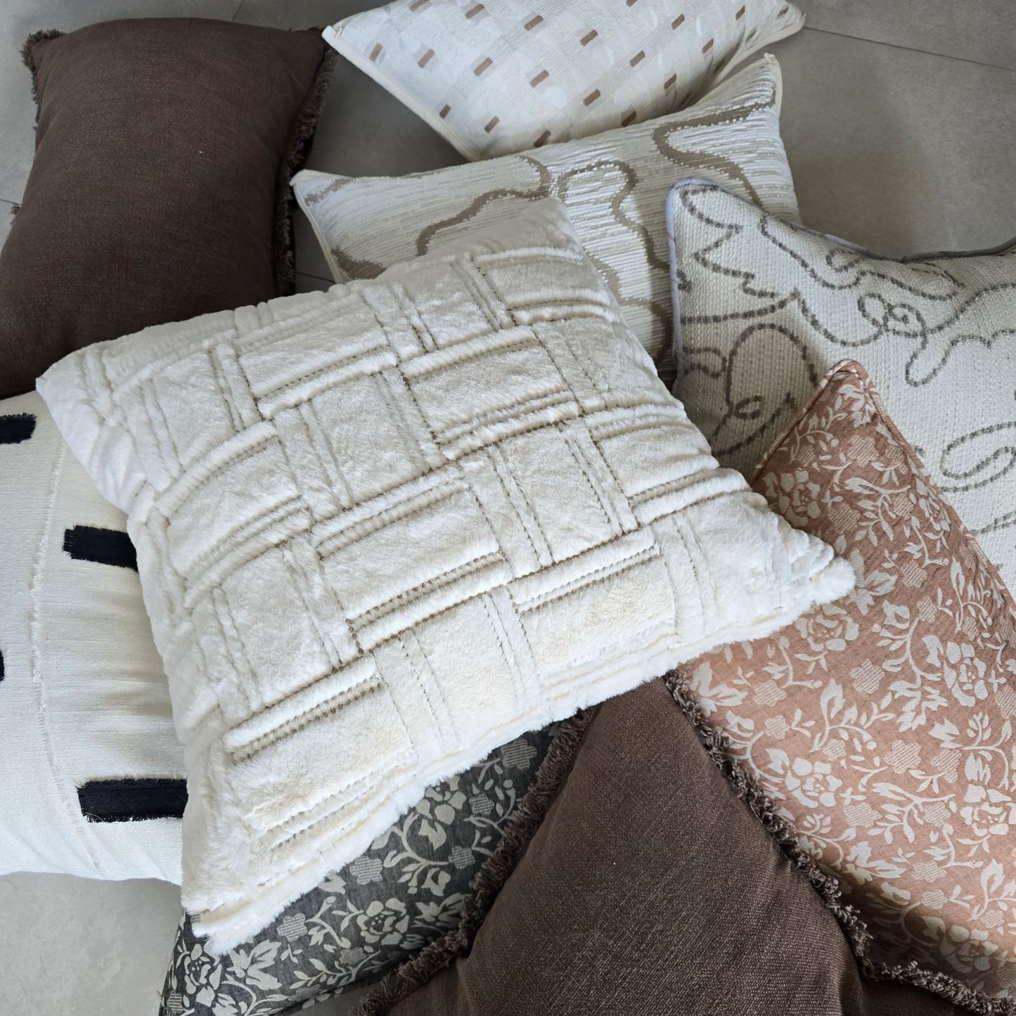 Champêtre Linen Cushion - Chocolate Brown