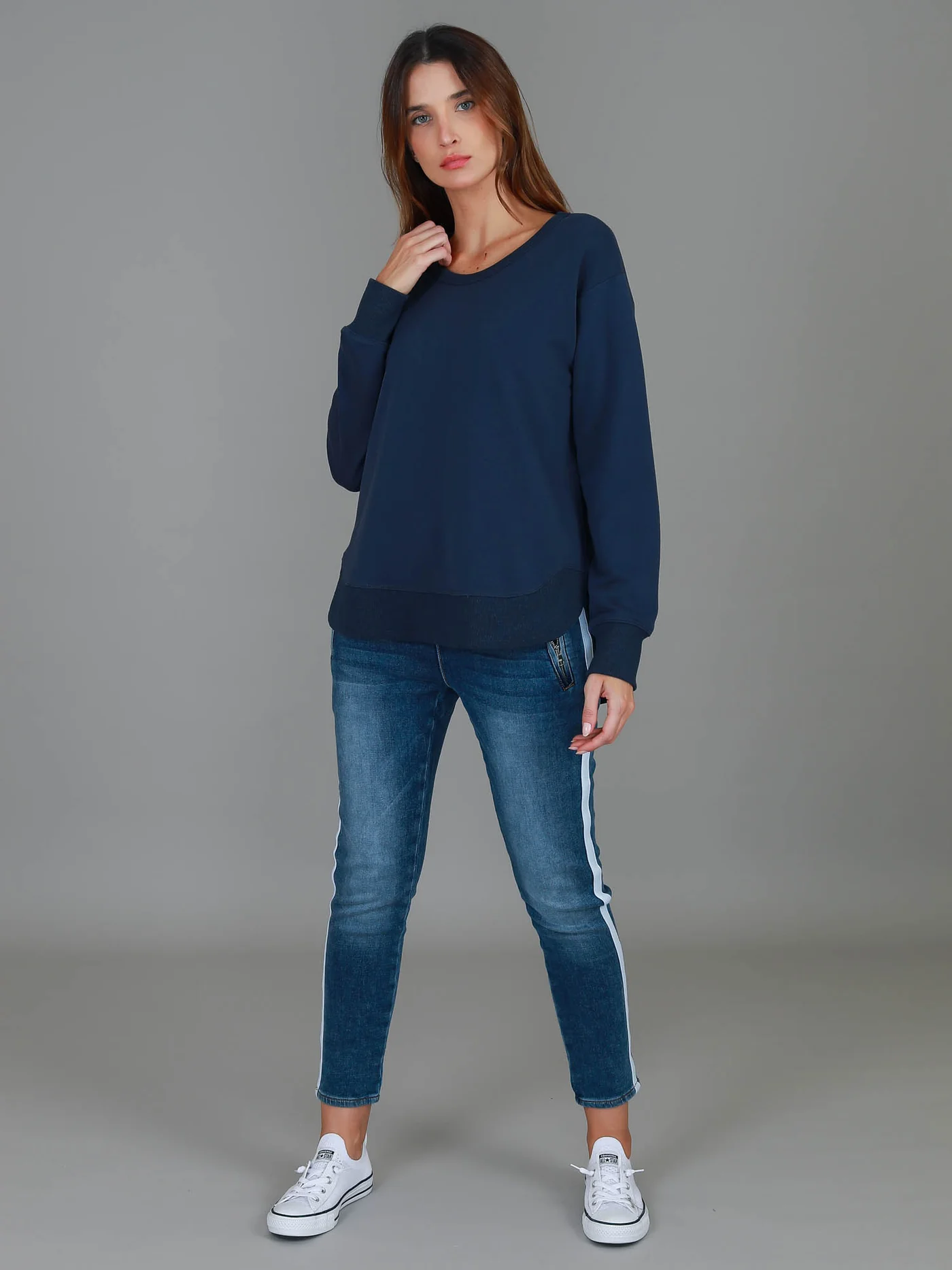 Charlette Curve Hem Sweatshirt - Navy