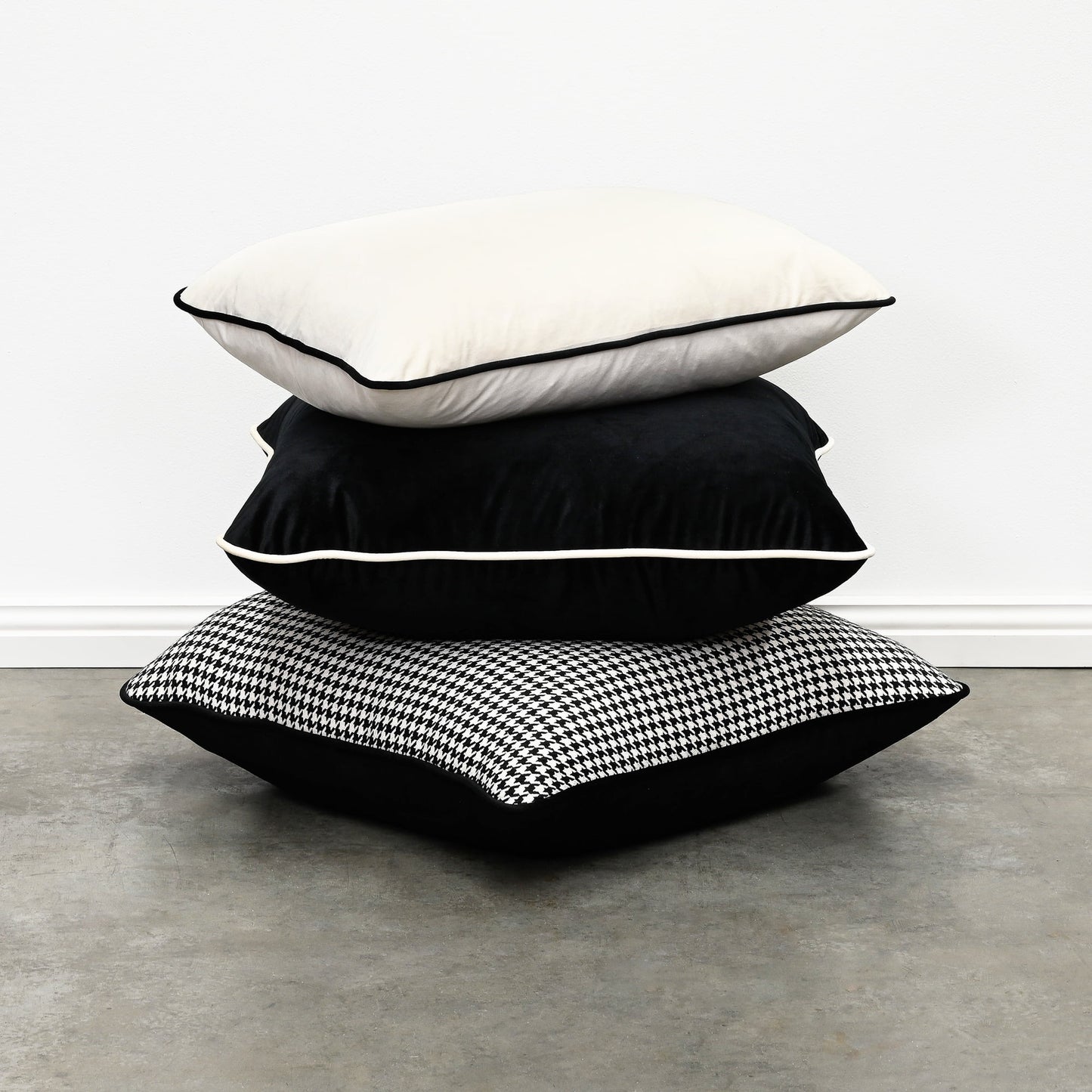 Coco Piped Houndstooth Cushion - Black & White