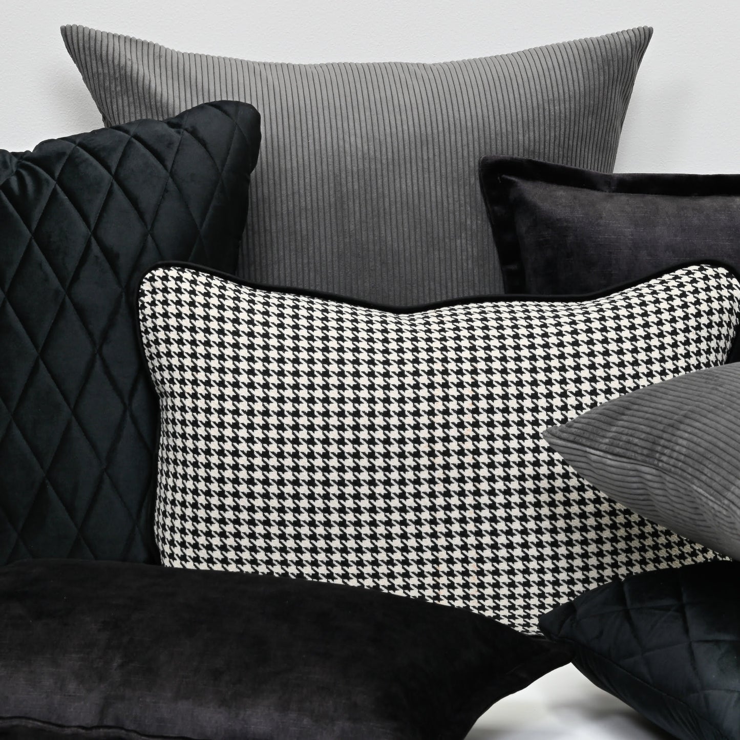 Coco Piped Houndstooth Rectangle Cushion - Black & White