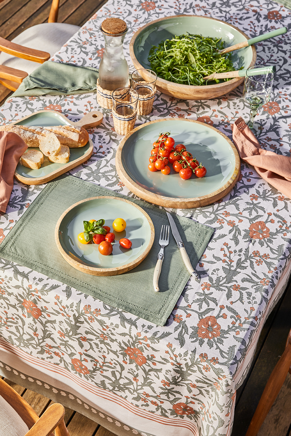 Corinne Salad Servers – Green & Natural