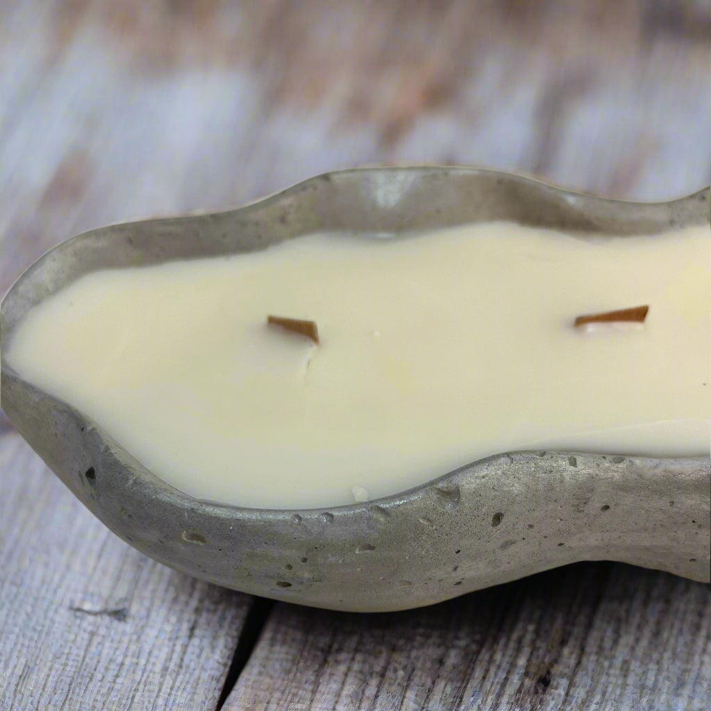 Curved Concrete Candle - Sandalwood & Patchouli