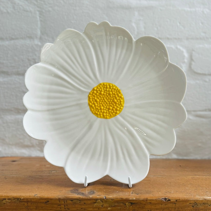 Flower Plate - White & Yellow