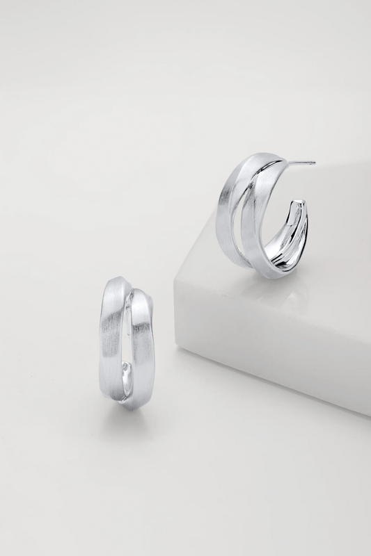Hannah Hoop – Brushed Silver