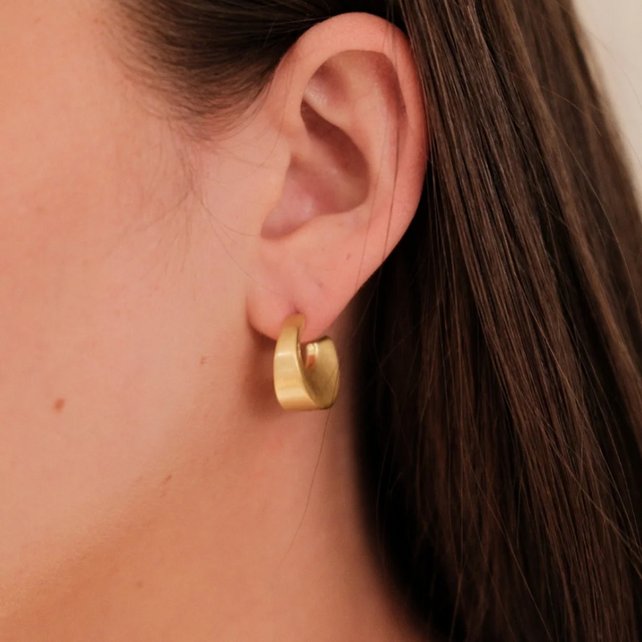 Harper Hoop – Brushed Gold