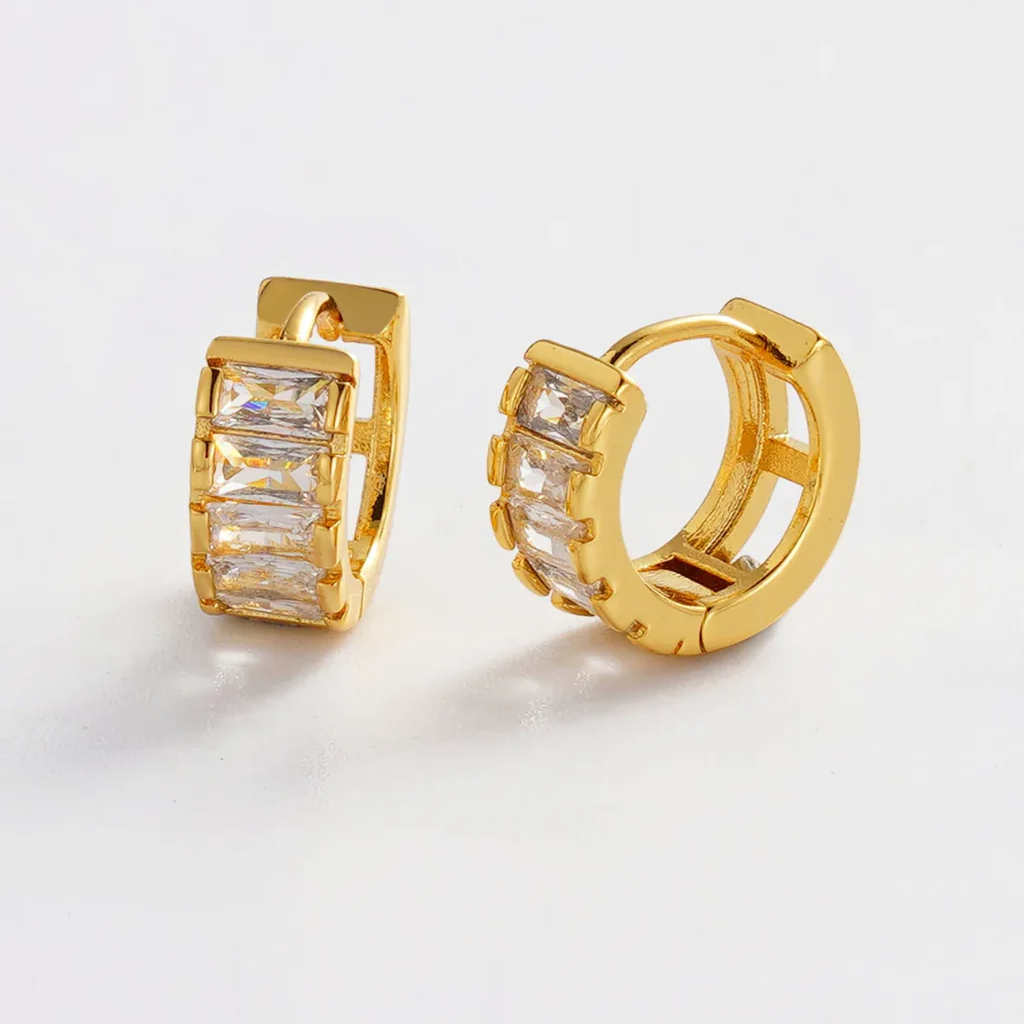 Kira Huggie - Clear Gold