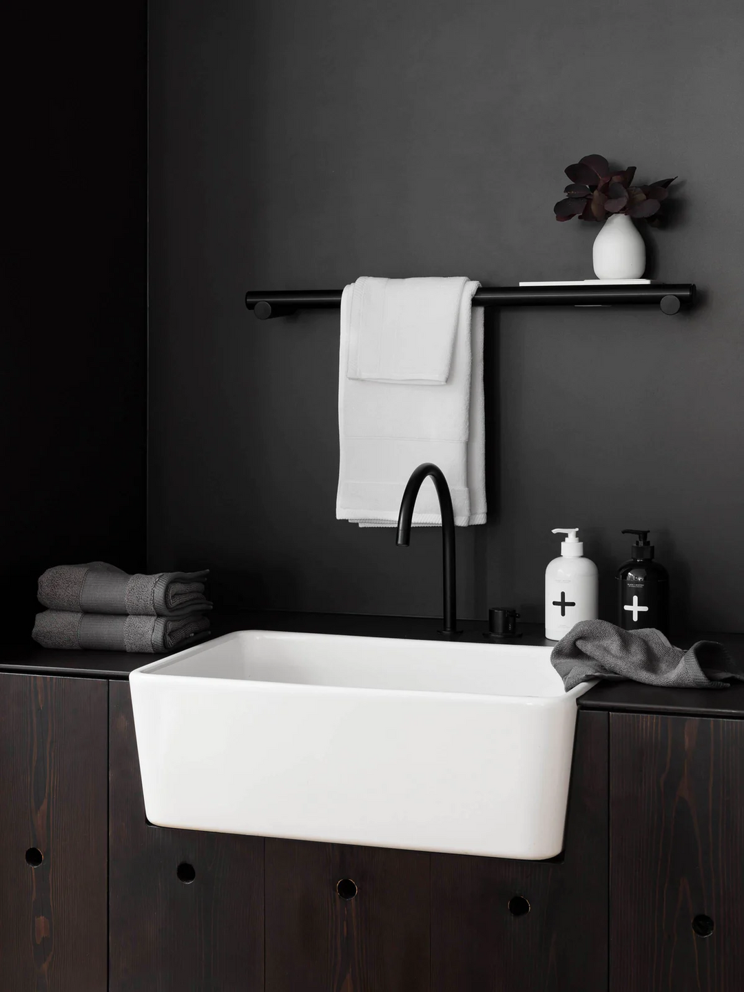 Regent White Hand Towel