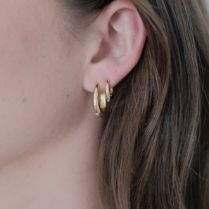Pia Hoop Medium – Gold by Zafino