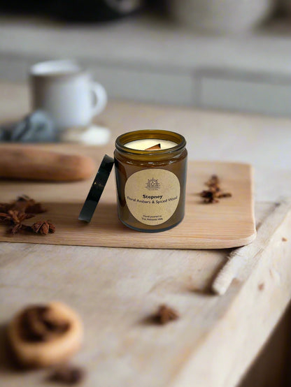 Stepney Candle - Floral Ambers & Spiced Wood