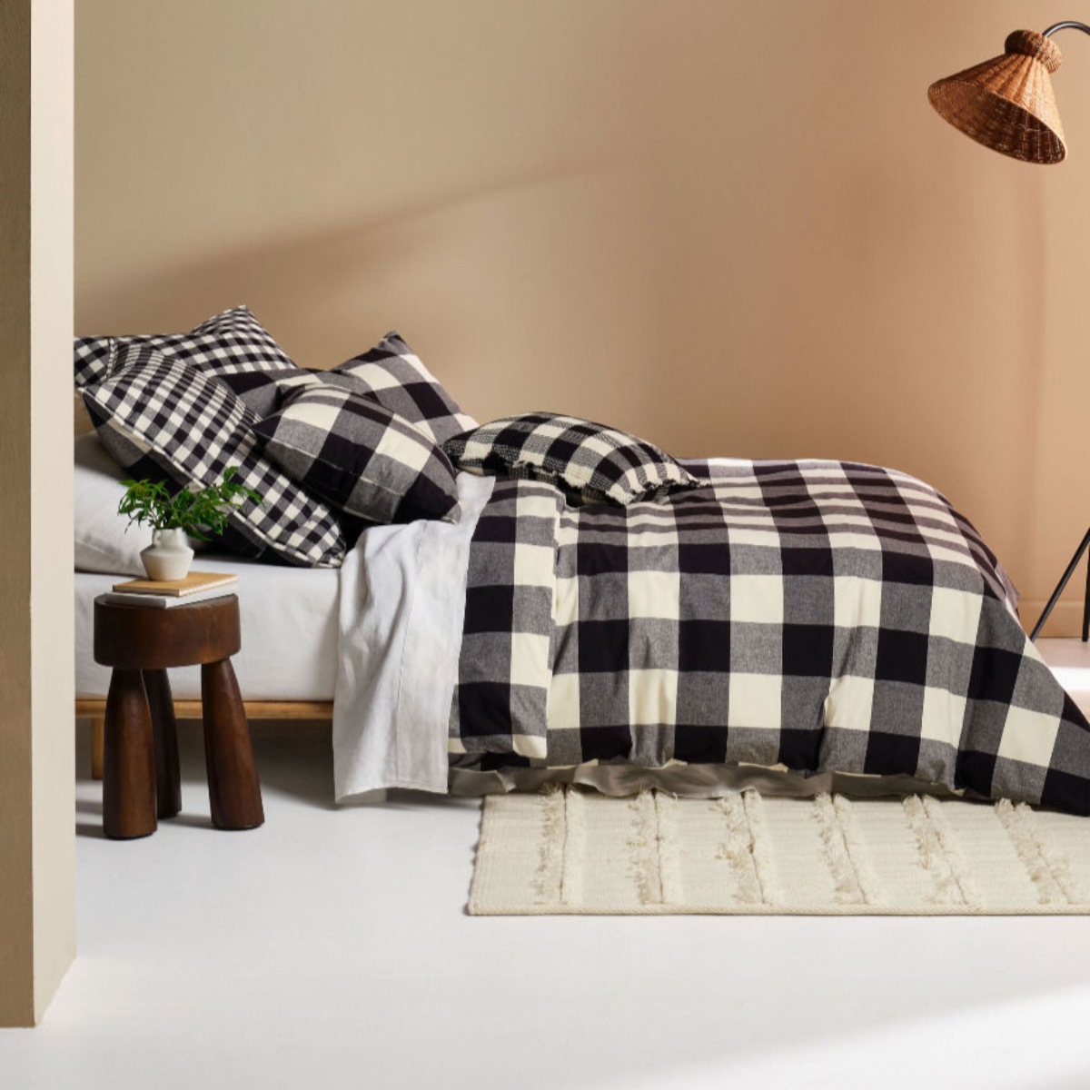 Wren Quilt Cover Set (Queen) - Black